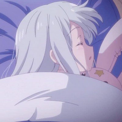 小朋友在政府牌匾上涂鸦 当地回应